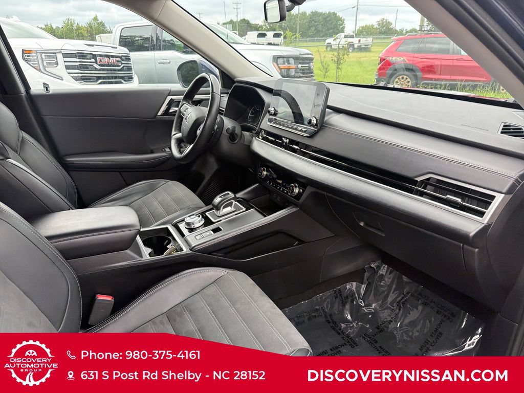Used 2024 Mitsubishi Outlander SE AWD/4WD image 39