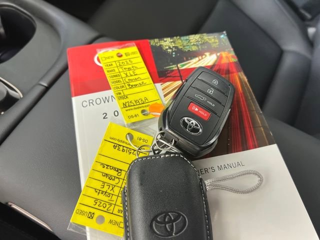 Used 2025 Toyota Crown Signia image 16