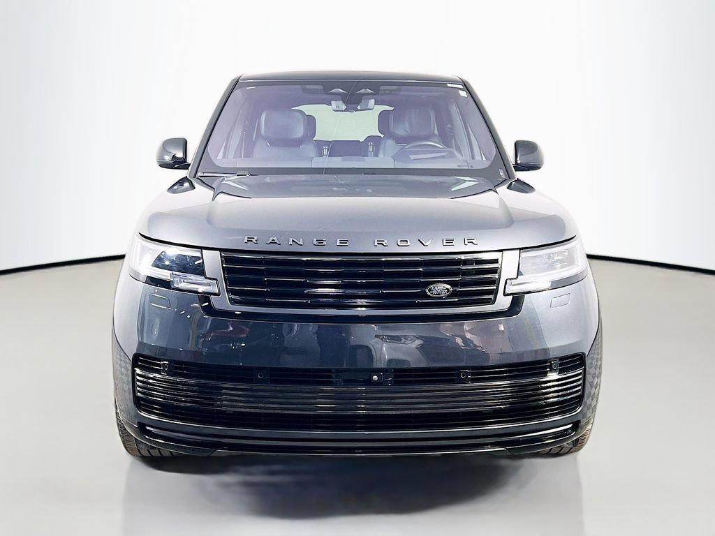 Used 2023 Land Rover Range Rover SV AWD/4WD image 2