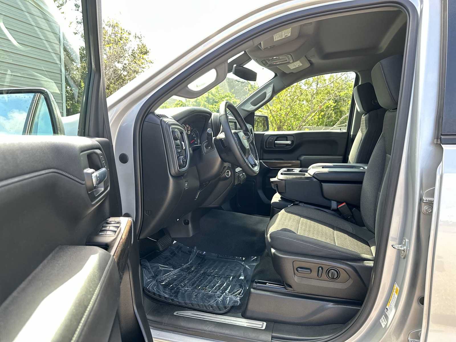 Certified 2022 Chevrolet Silverado 1500 LT w/ Safety Package RWD image 2