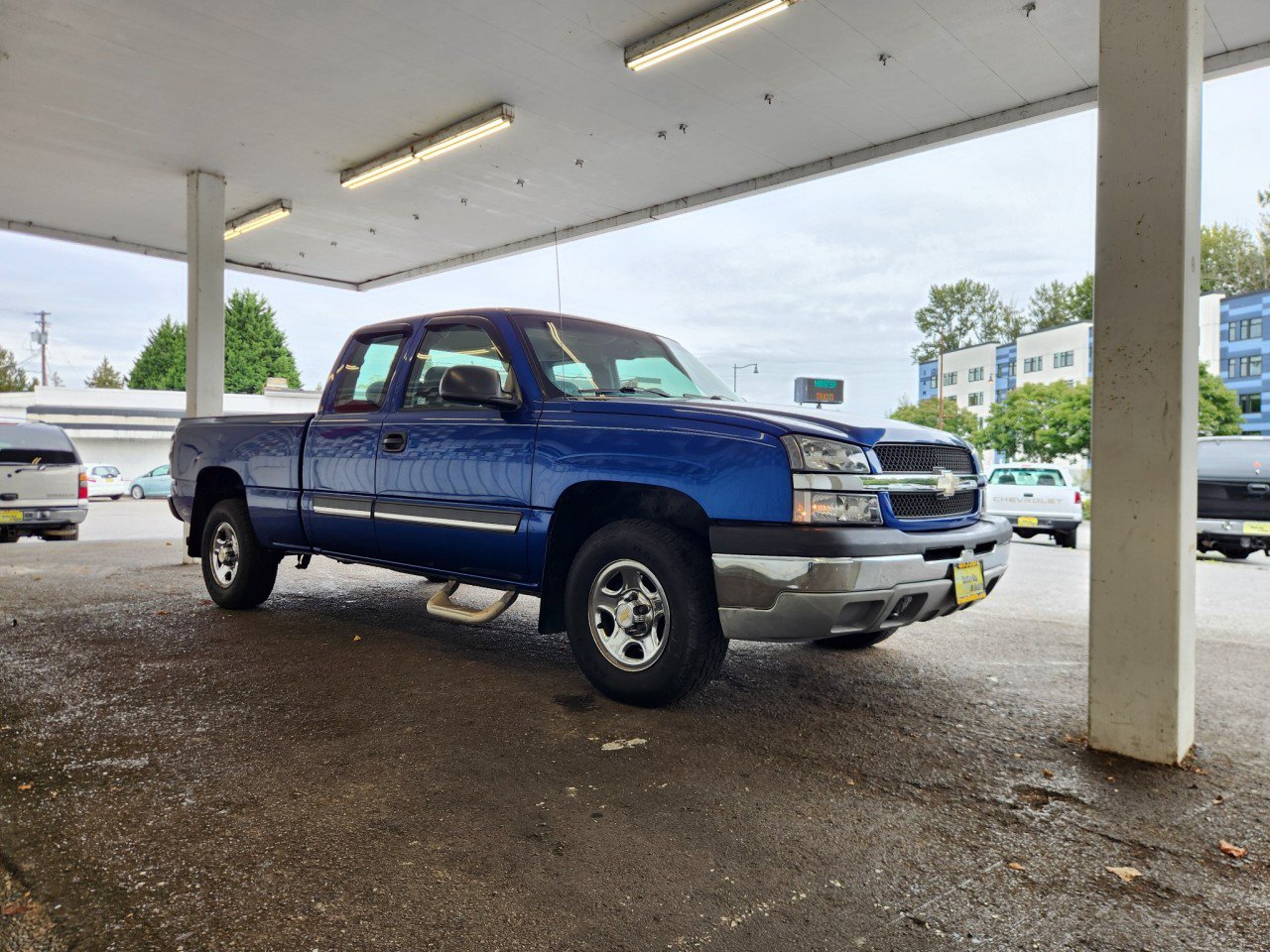 Used 2004 Chevrolet Silverado 1500 LS AWD/4WD image 11