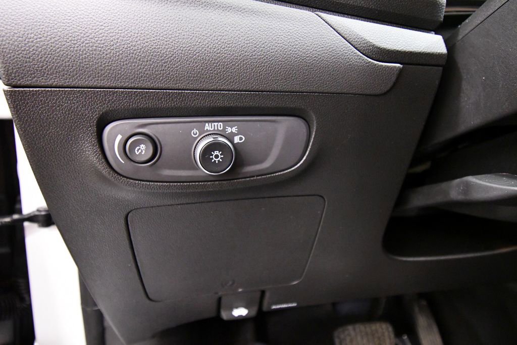 Used 2024 Buick Encore GX Sport Touring FWD image 18