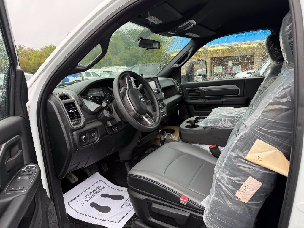 Used 2024 RAM 5500 Tradesman AWD/4WD image 4