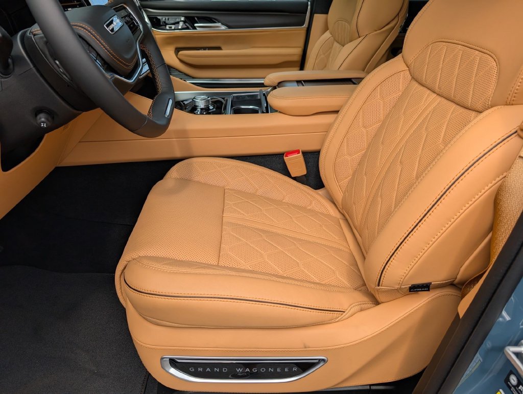 New 2026 Jeep Grand Wagoneer Summit AWD/4WD image 12