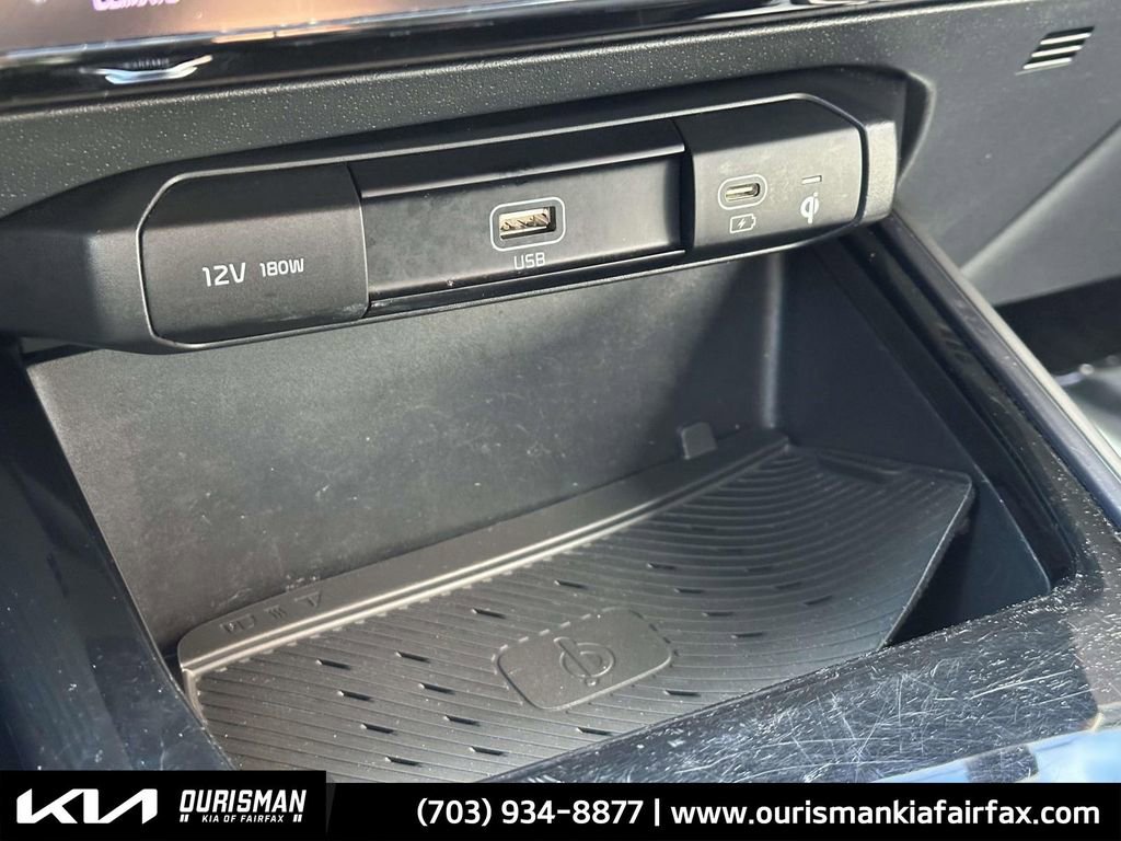 Used 2024 Kia Niro EX w/ EX Cold Weather Package image 7