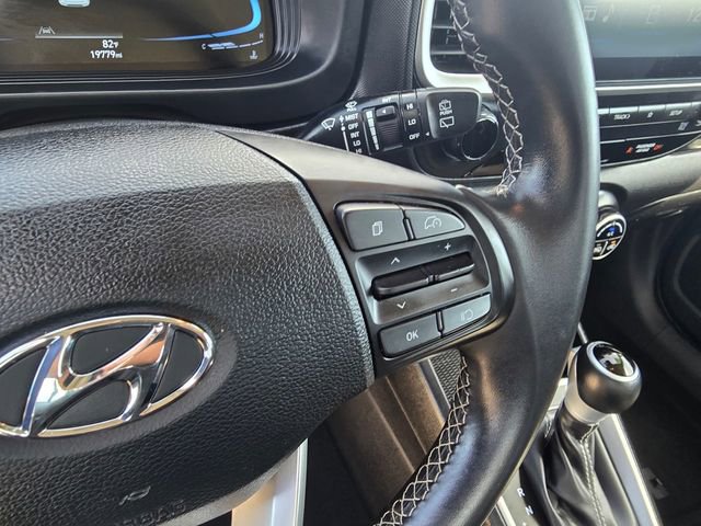 Used 2025 Hyundai Venue SEL FWD image 27