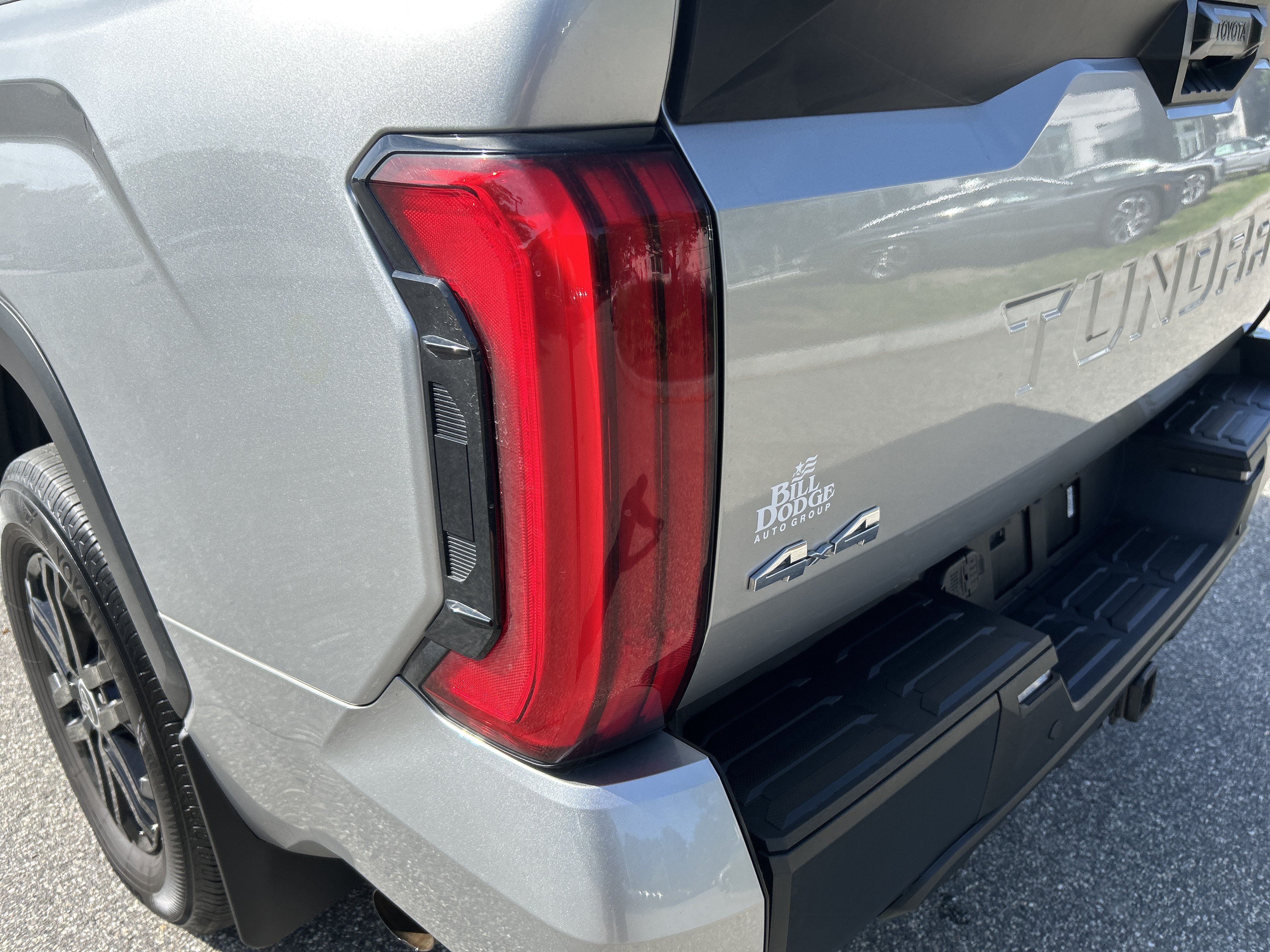Used 2023 Toyota Tundra SR5 w/ SR5 Convenience Package AWD/4WD image 11