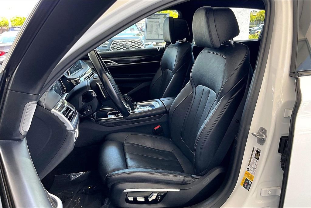 Used 2017 BMW 740e xDrive AWD/4WD image 21