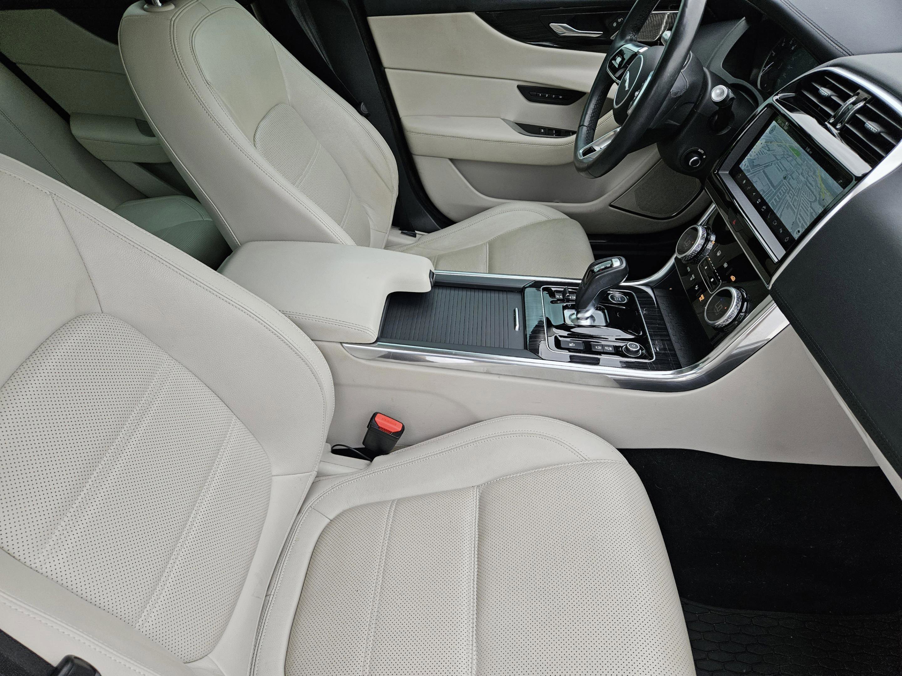 Used 2020 Jaguar XE S image 16