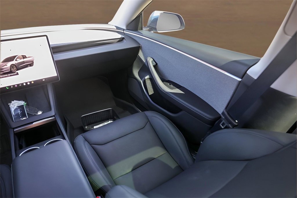 Used 2024 Tesla Model 3 Standard Range image 25