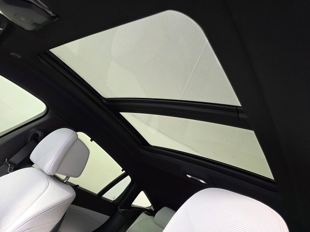 Used 2023 BMW X6 xDrive40i w/ Executive Package image 12