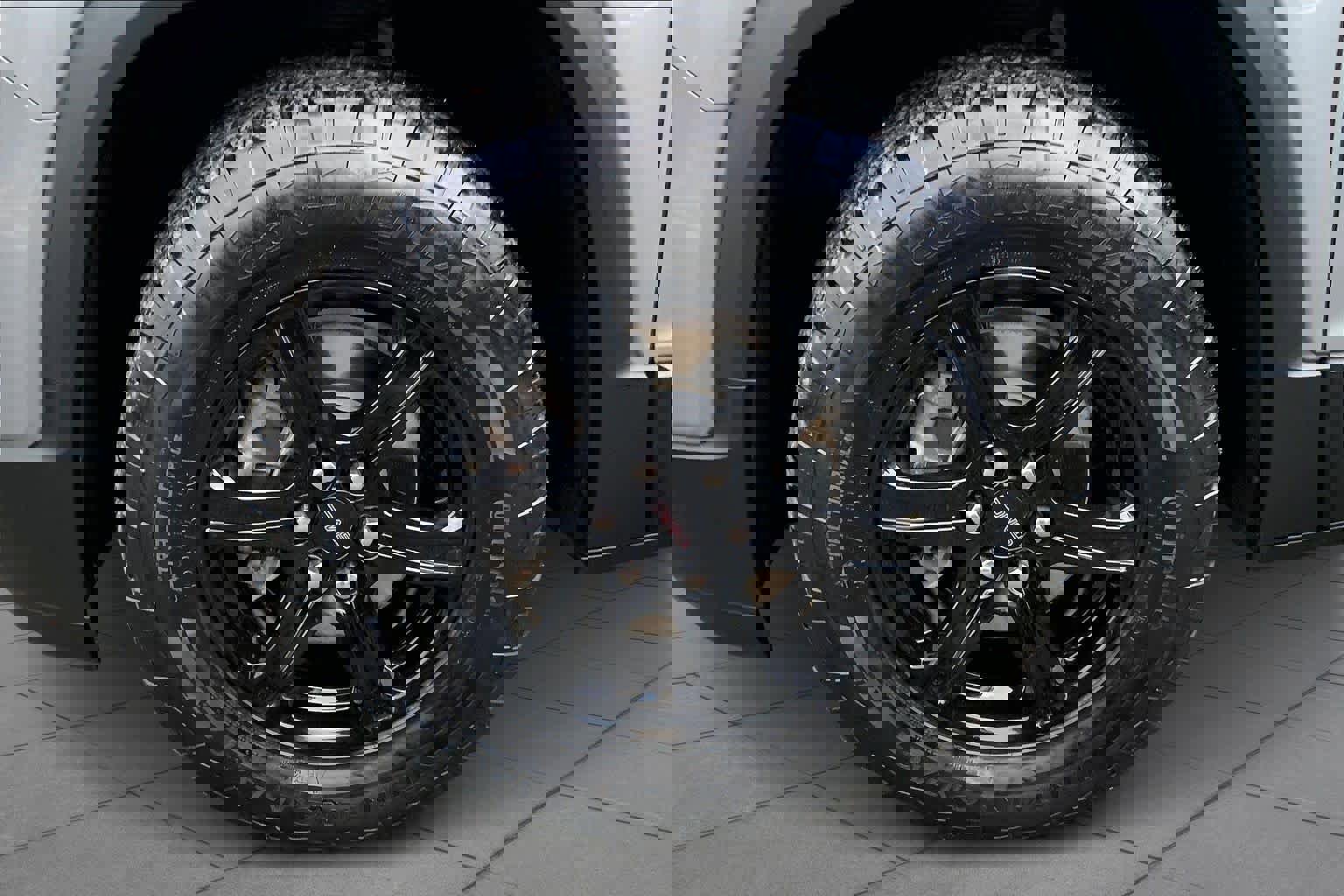 Used 2023 GMC Acadia AT4 w/ Technology Package image 9