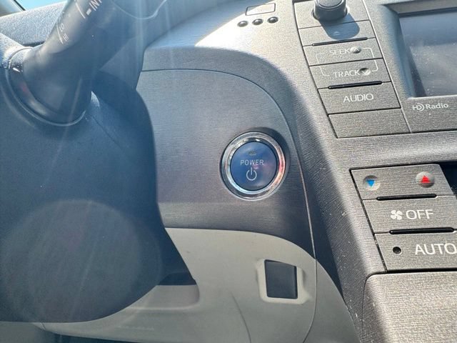 Used 2015 Toyota Prius Three FWD image 21