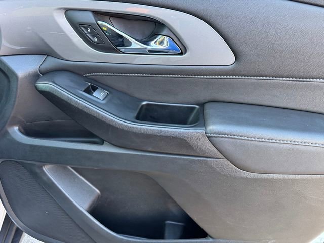 Certified 2023 Chevrolet Traverse LT image 9