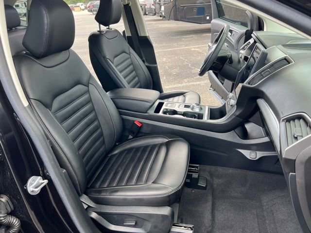 Used 2022 Ford Edge SEL w/ Convenience Package image 17