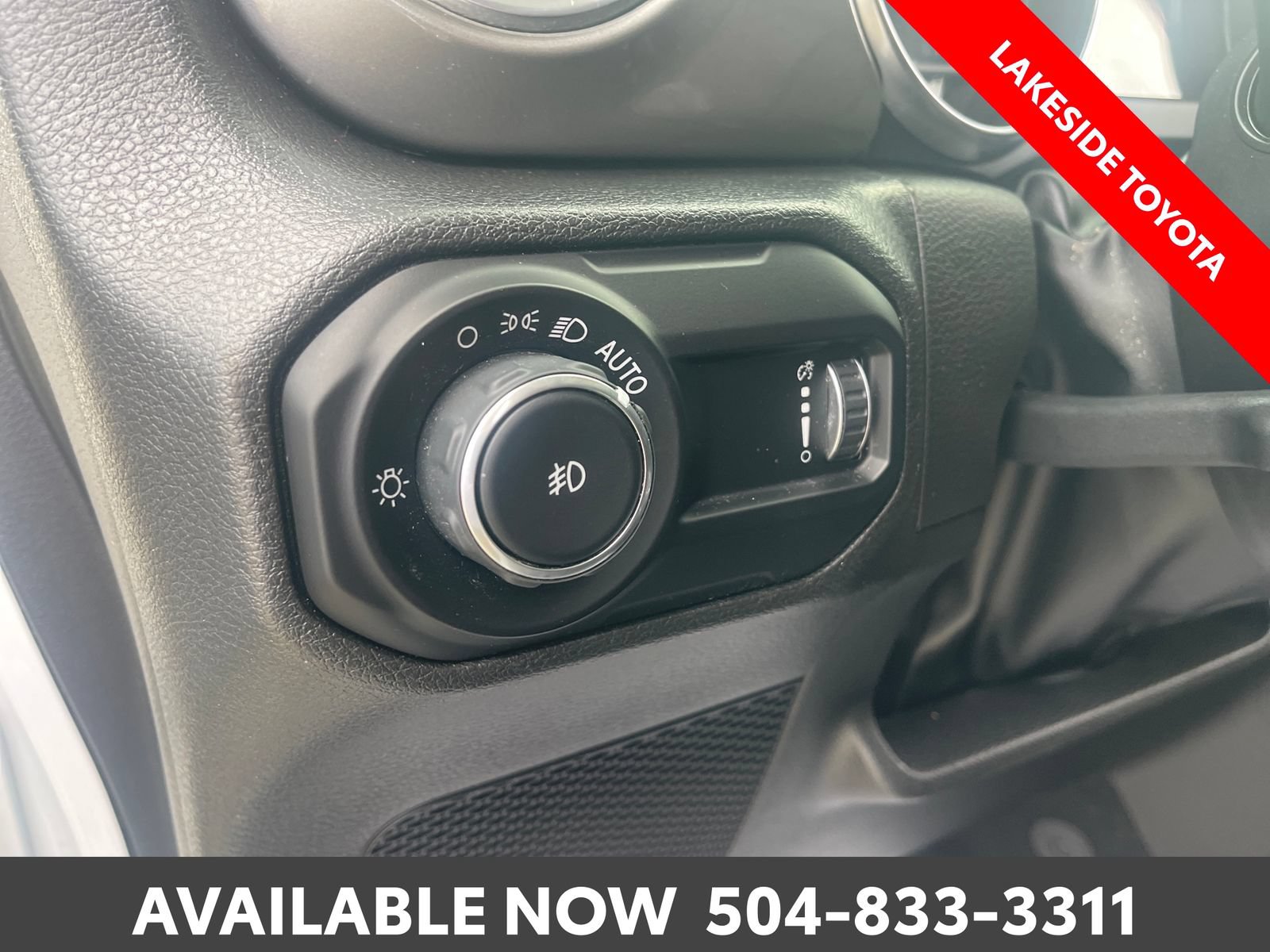 Used 2023 Jeep Wrangler Unlimited Sahara AWD/4WD image 25