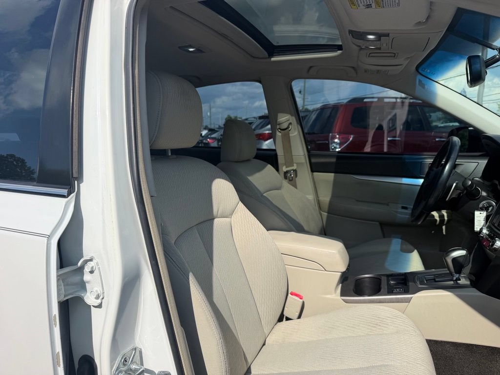 Used 2011 Subaru Legacy 2.5i Premium AWD/4WD image 31
