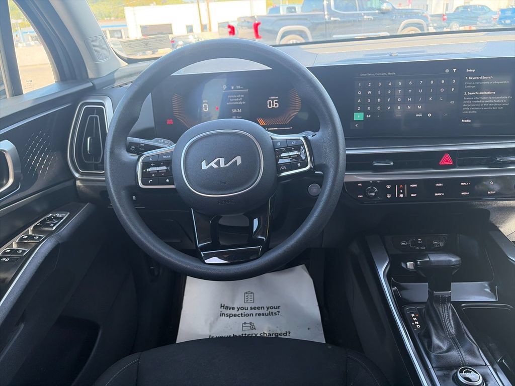 Used 2024 Kia Sorento LX FWD image 17