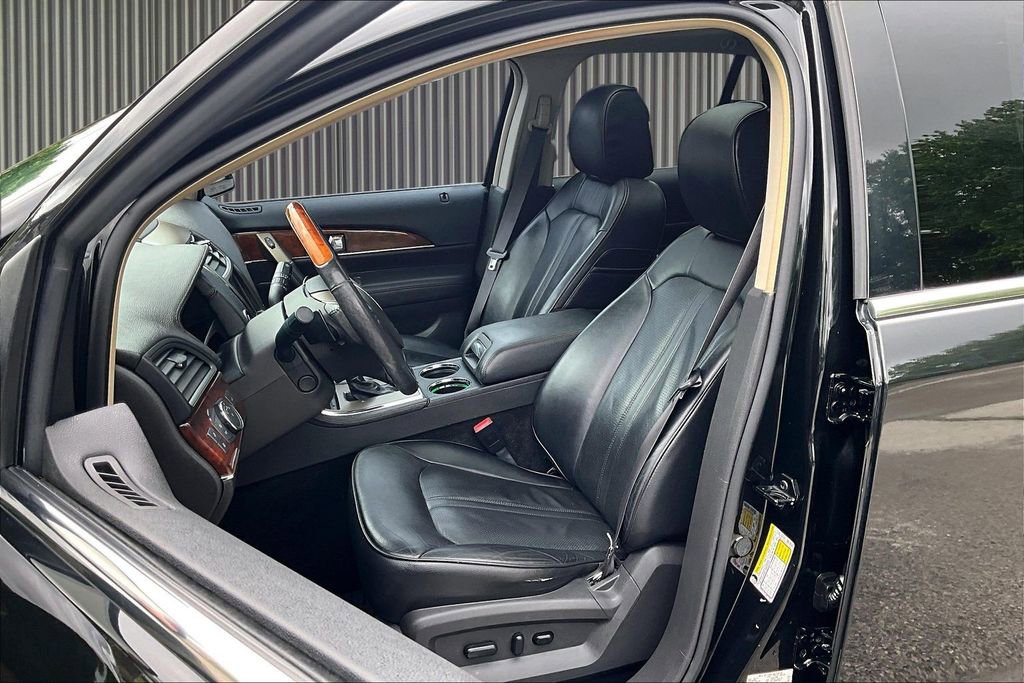 Used 2015 Lincoln MKX AWD w/ Equipment Group 102A image 26