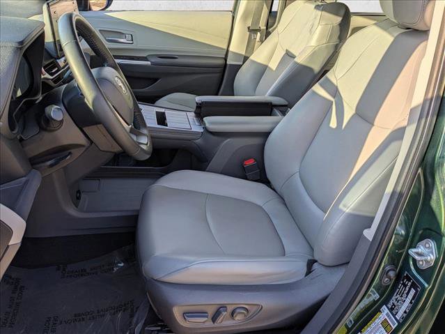 Used 2021 Toyota Sienna XLE image 16