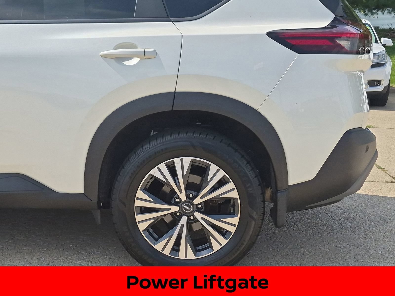 Certified 2023 Nissan Rogue SV w/ SV Premium B Package AWD/4WD image 17