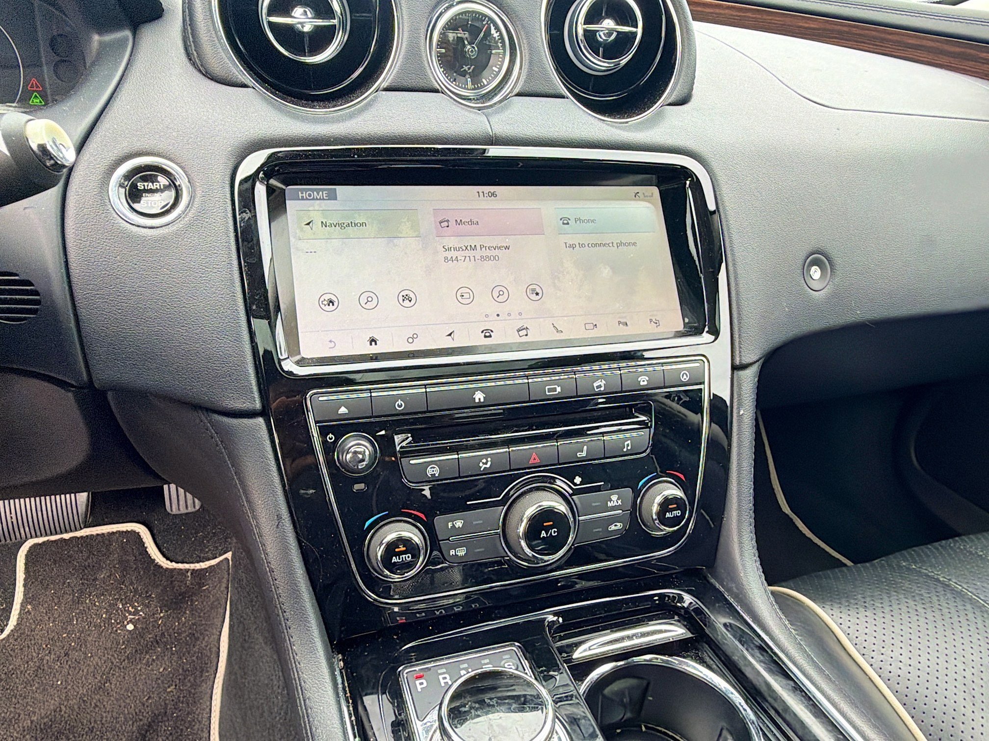 Used 2019 Jaguar XJ R-Sport image 28