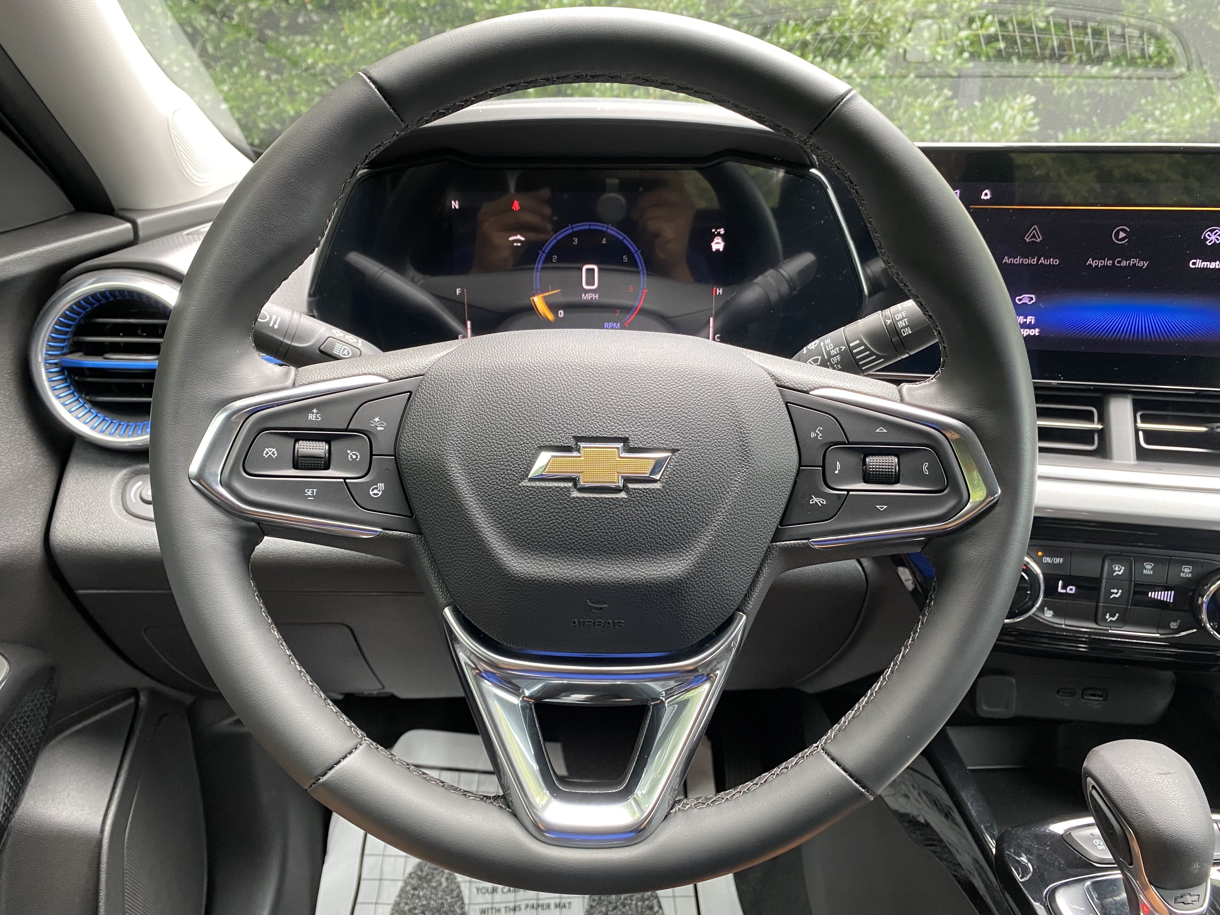 Used 2025 Chevrolet Trax LT w/ Driver Confidence Package FWD image 18