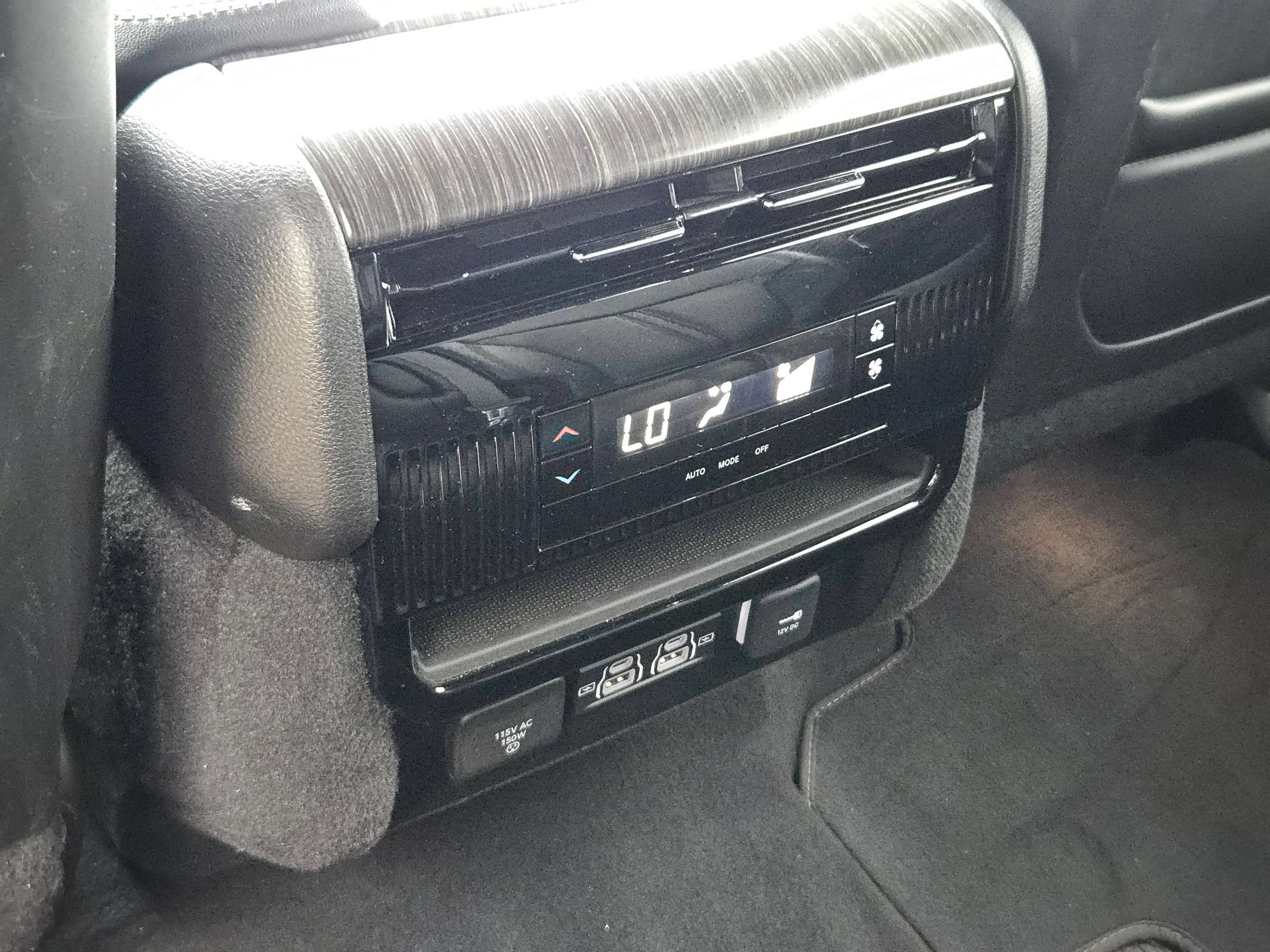 Used 2024 Jeep Wagoneer Series II w/ Flexible Seating Group AWD/4WD image 23