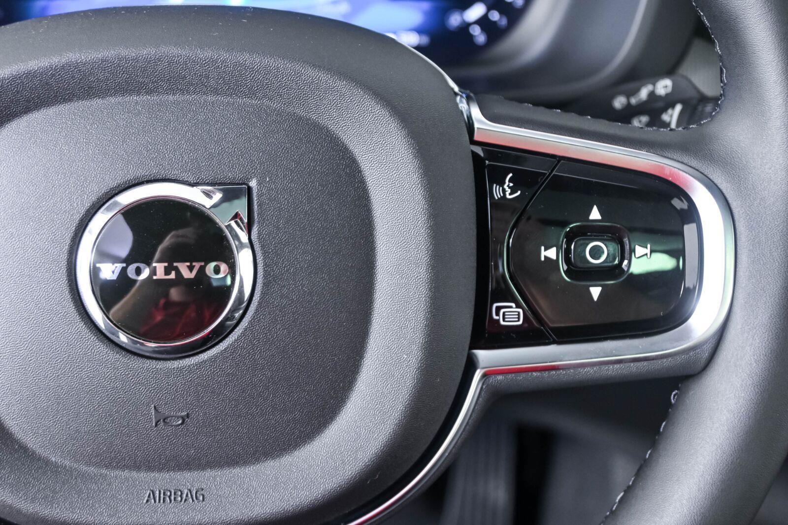 New 2026 Volvo XC60 B5 Ultra w/ Protection Package Premier AWD/4WD image 11