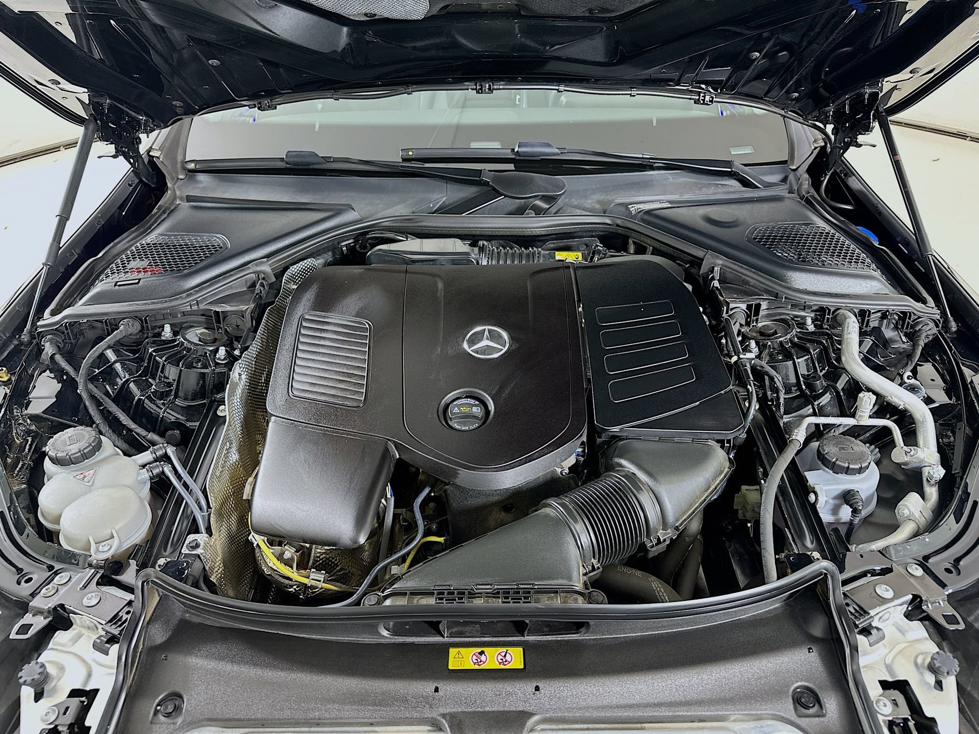 Certified 2025 Mercedes-Benz E 350 4MATIC Sedan image 33