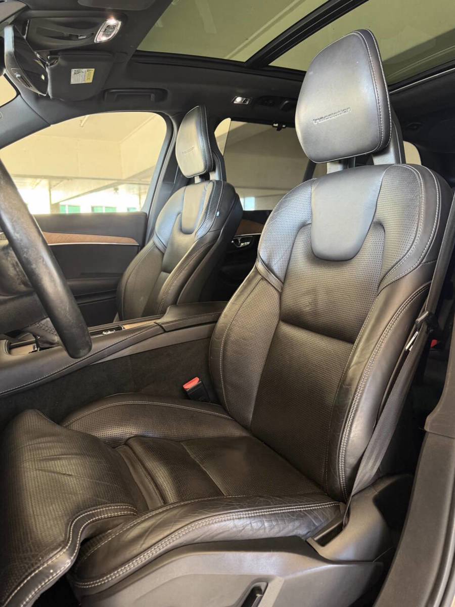 Used 2016 Volvo XC90 T6 Inscription w/ Vision Package AWD/4WD image 29