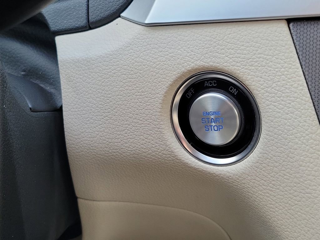 Used 2017 Genesis G80 3.8 w/ Option Group 03 image 31