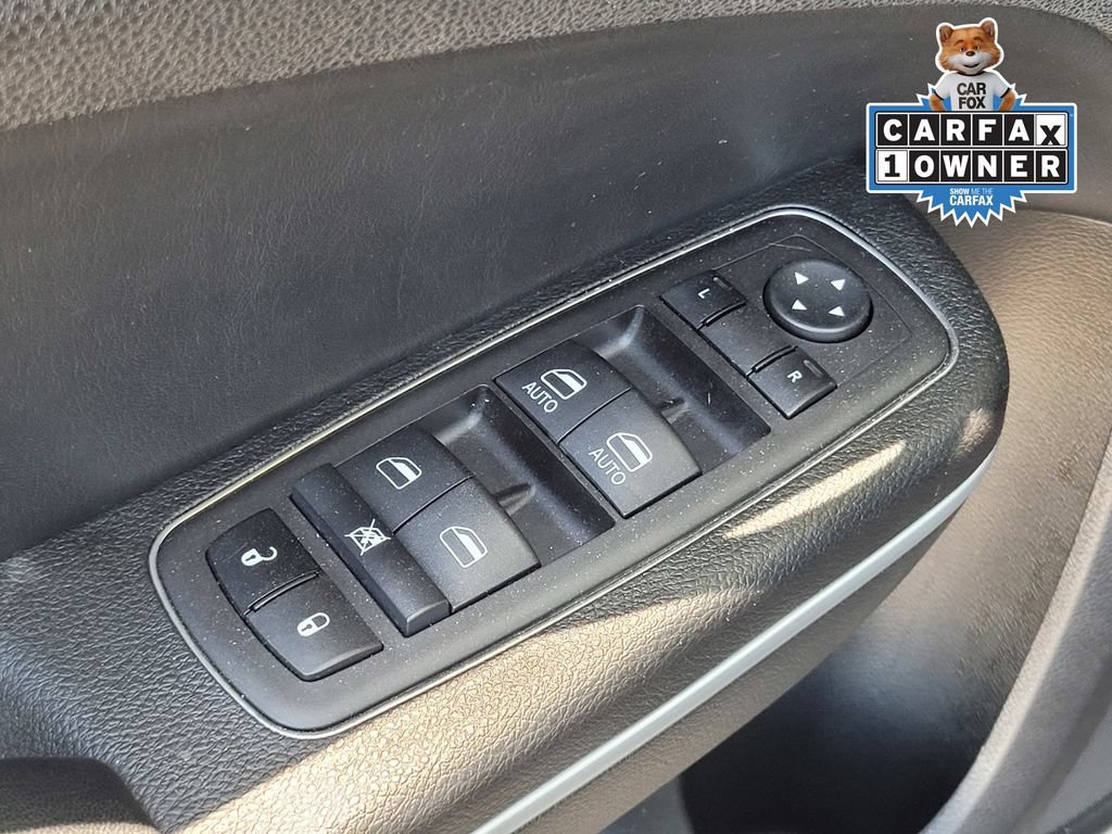 Used 2023 Chrysler 300 Touring RWD image 16