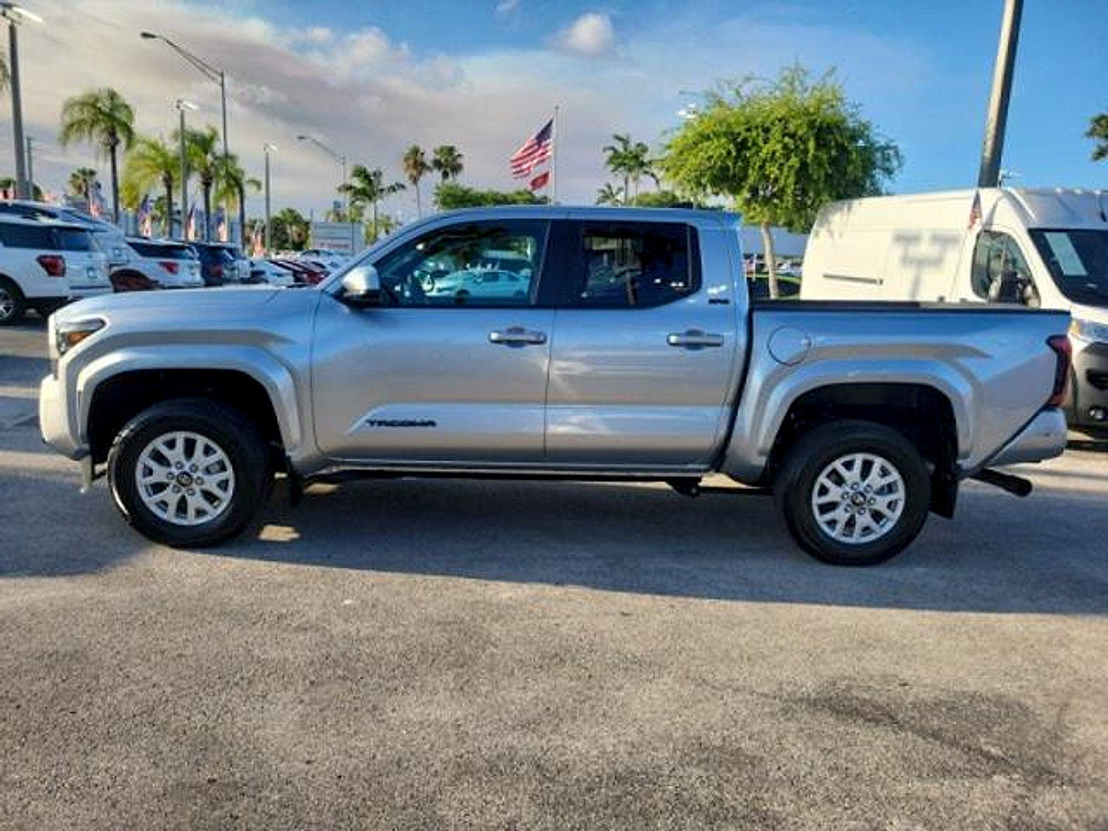 Used 2024 Toyota Tacoma SR5 RWD image 4