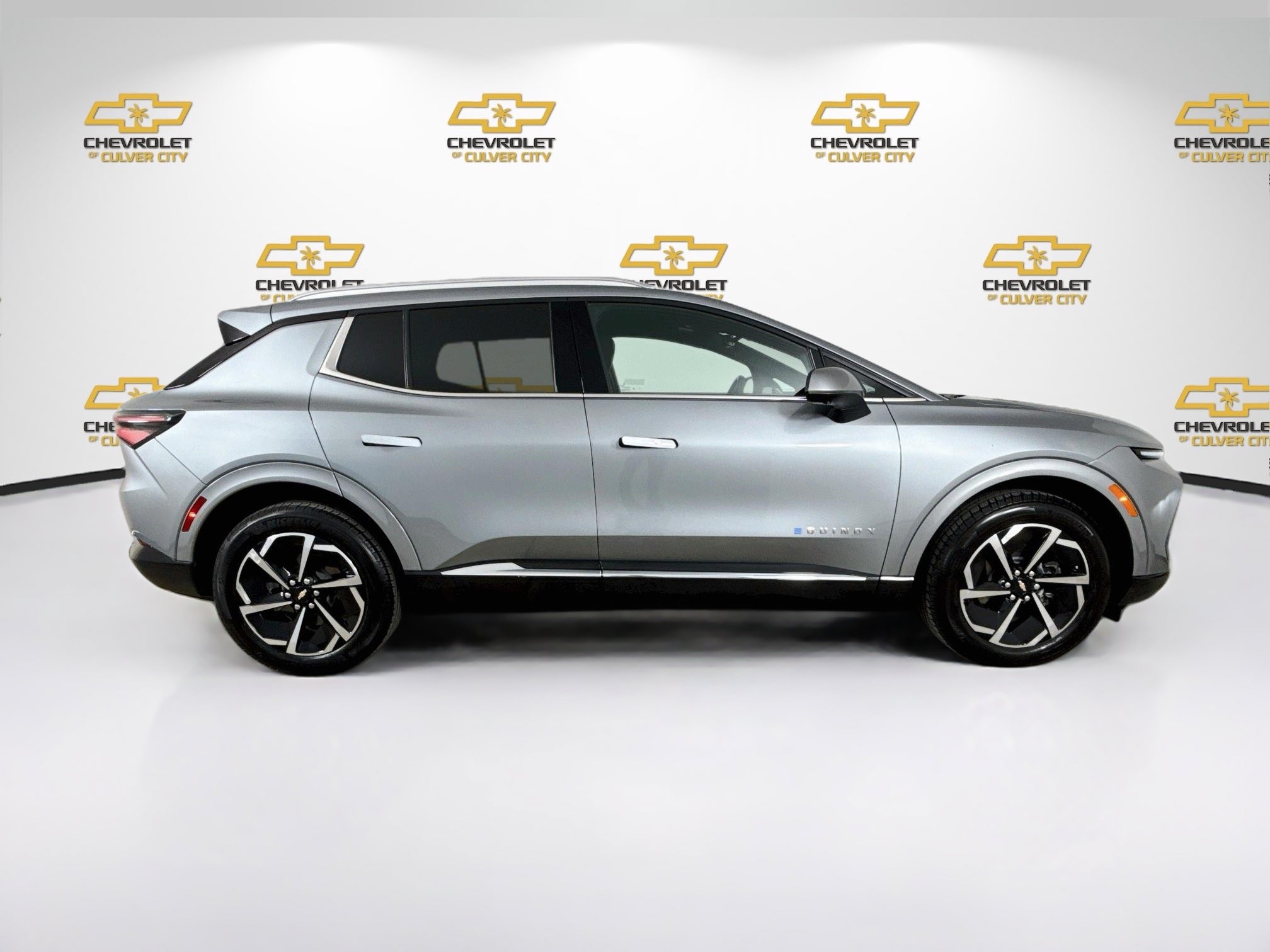 Used 2024 Chevrolet Equinox EV LT AWD/4WD image 9