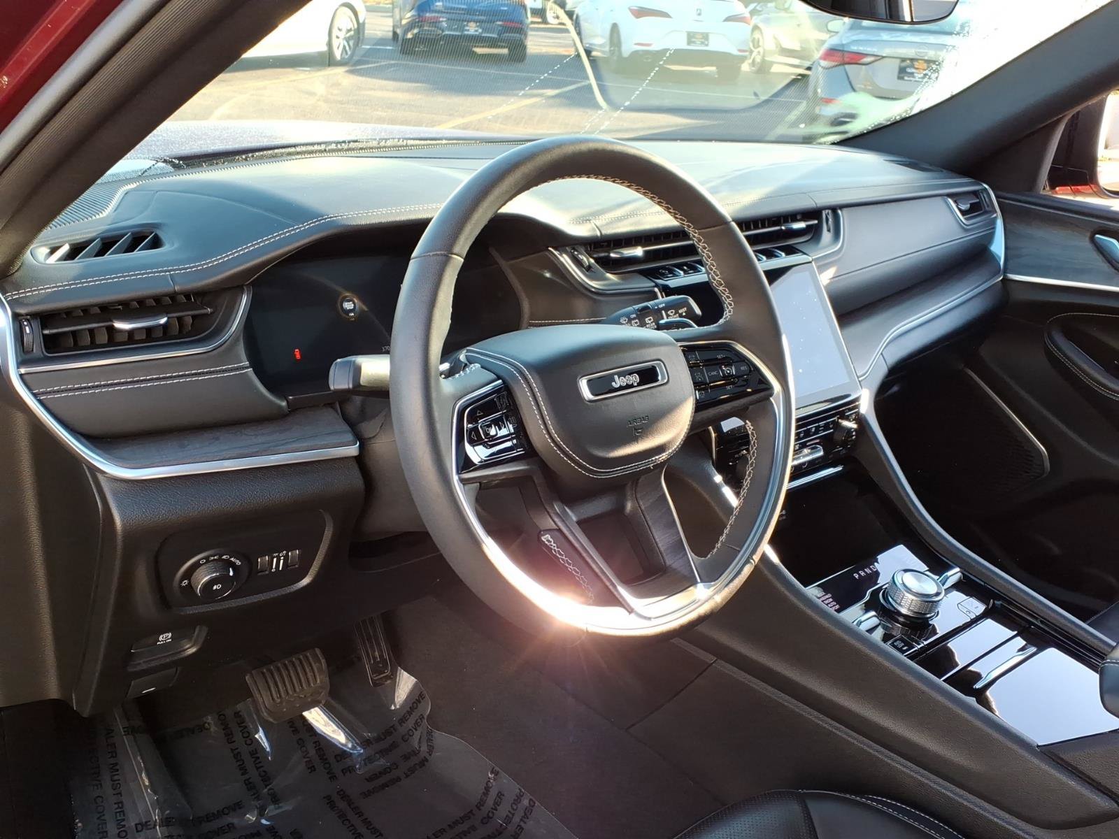 Used 2023 Jeep Grand Cherokee L Overland AWD/4WD image 5