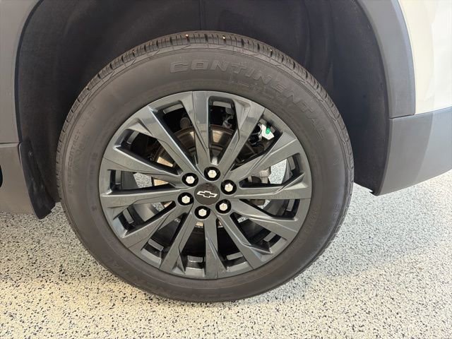 Used 2023 Chevrolet Traverse RS AWD/4WD image 40