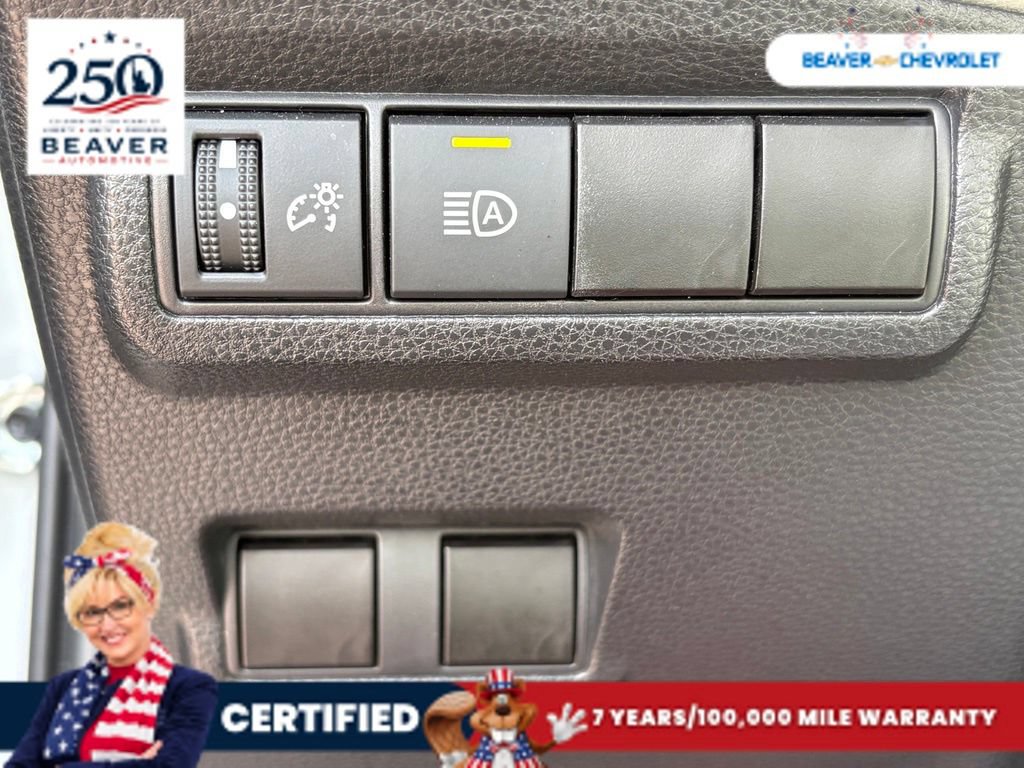 Used 2025 Toyota Corolla Cross LE FWD image 32