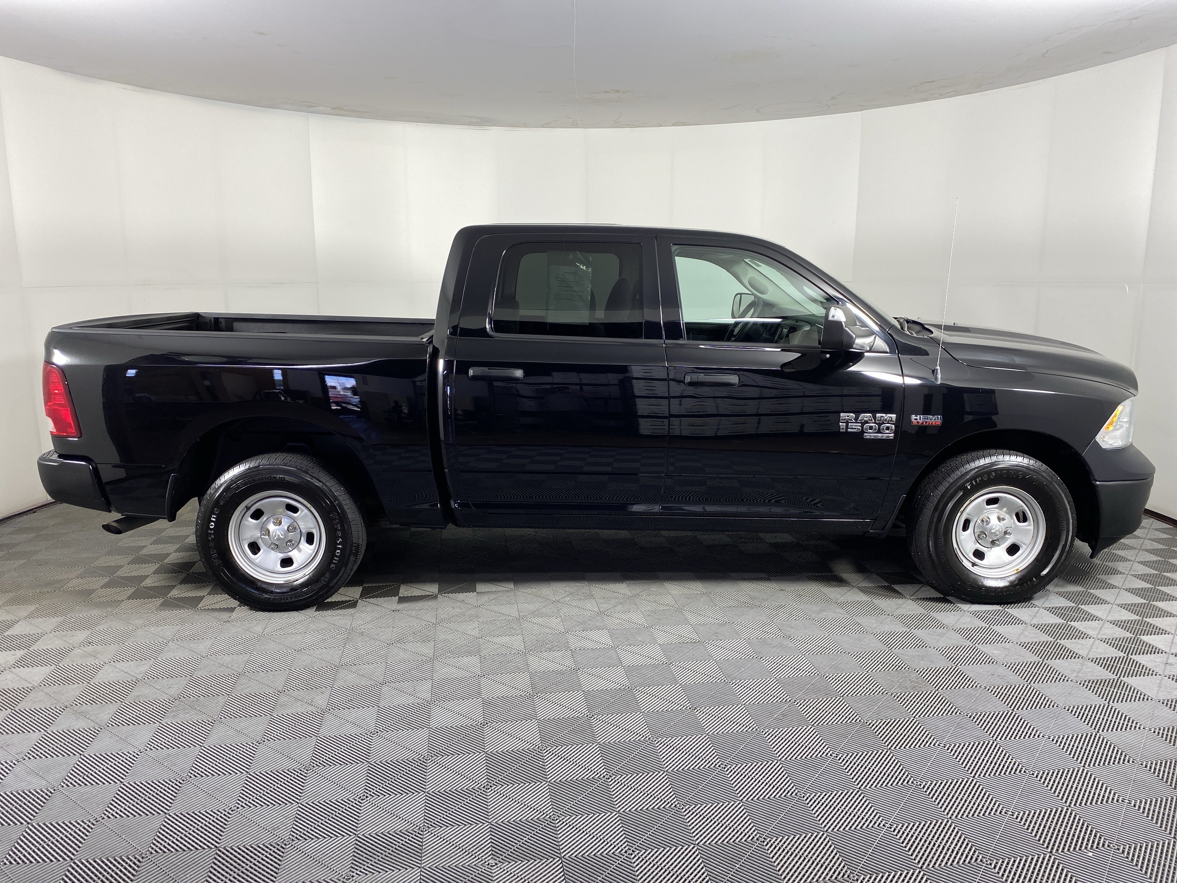 Used 2019 RAM 1500 Tradesman w/ Popular Equipment Group AWD/4WD image 32