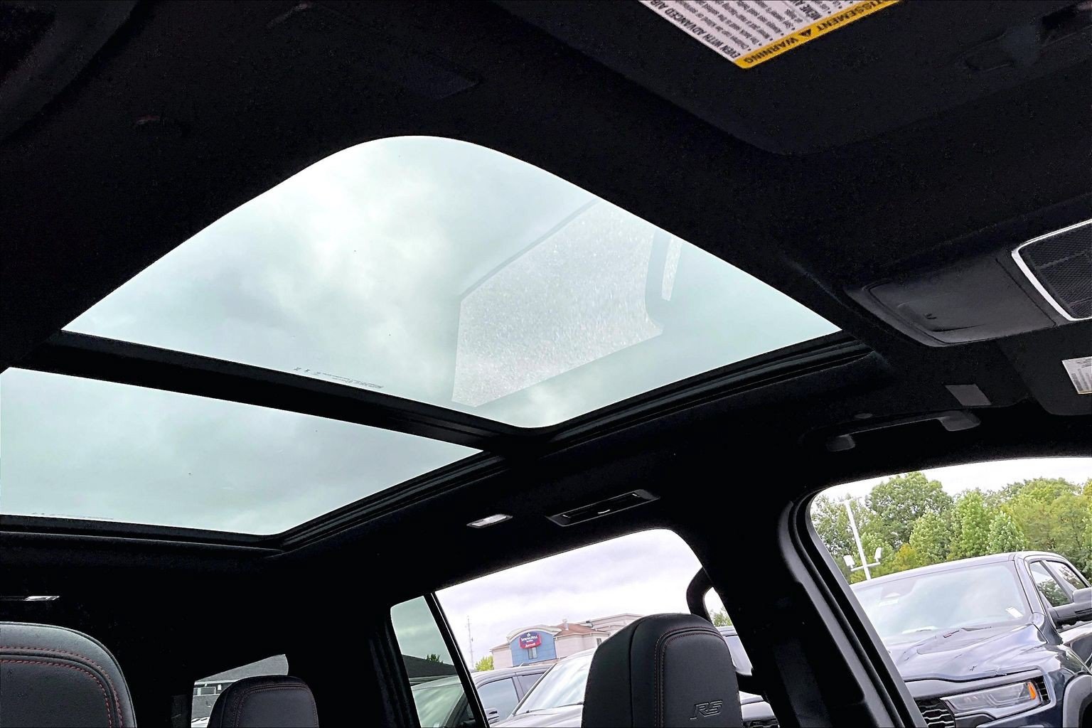 Used 2026 Chevrolet Traverse RS w/ LPO, Floor Liner Package AWD/4WD image 19