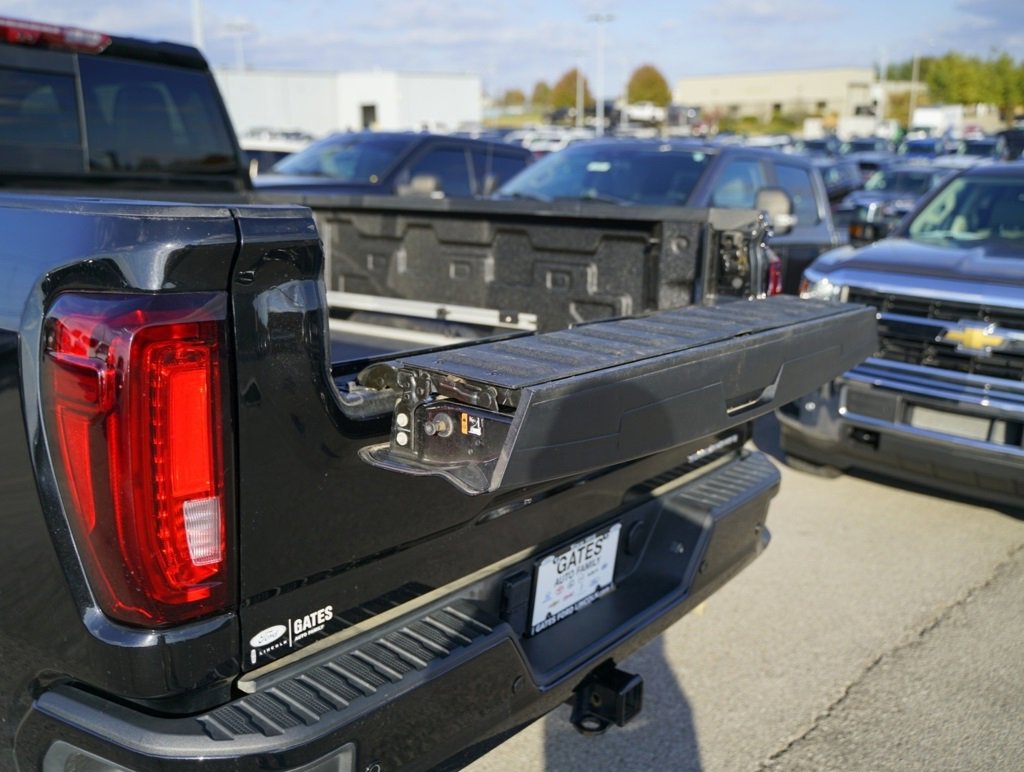 Used 2022 GMC Sierra 2500 Denali w/ Denali Black Diamond Edition image 8