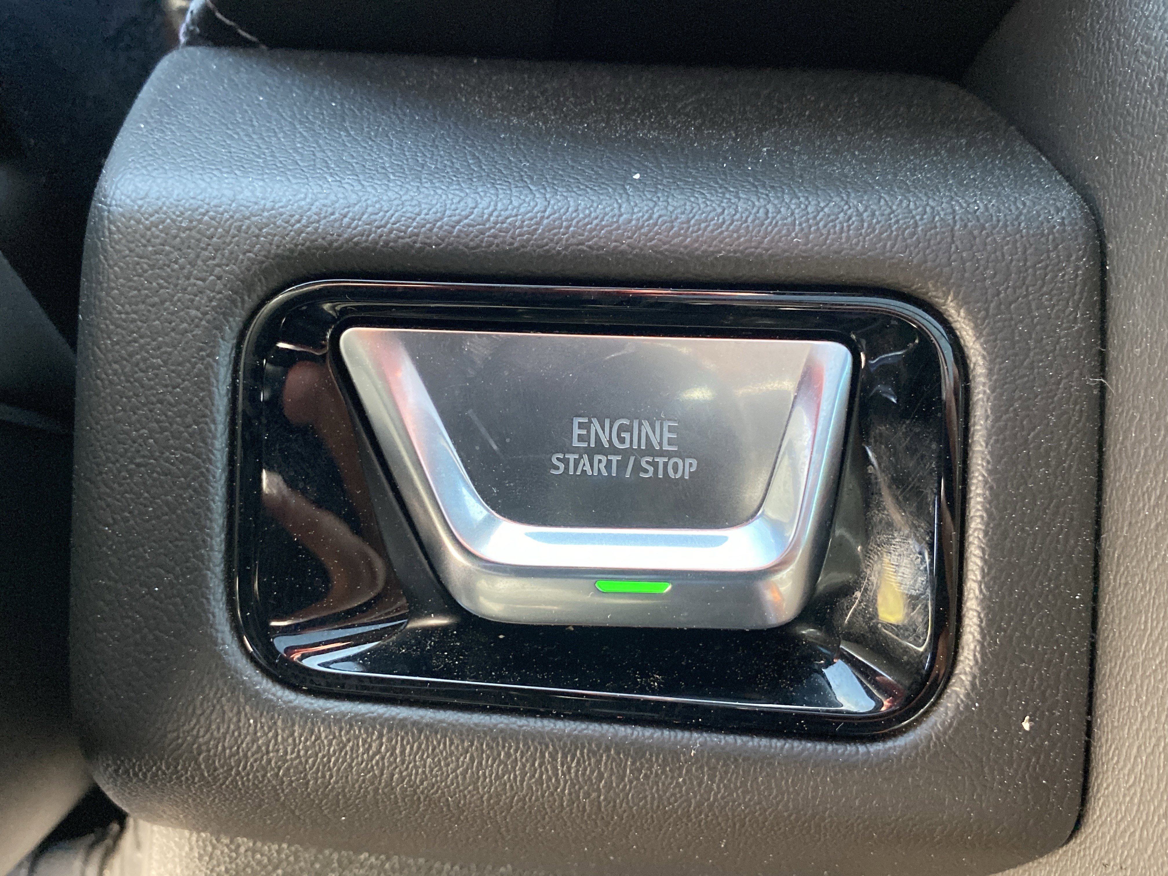 Used 2025 GMC Yukon XL Denali w/ Sun & Power Step Package image 76