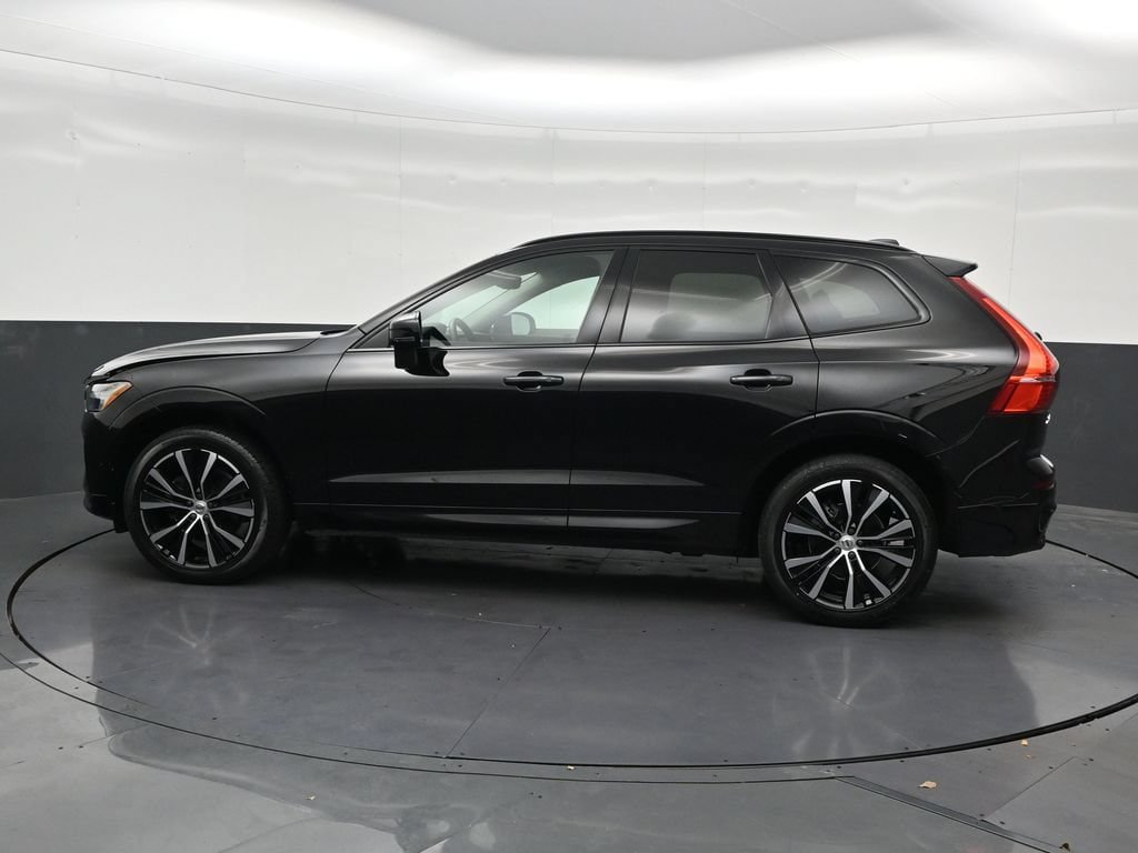 Used 2024 Volvo XC60 B5 Plus w/ Protection Package Premier AWD/4WD image 2