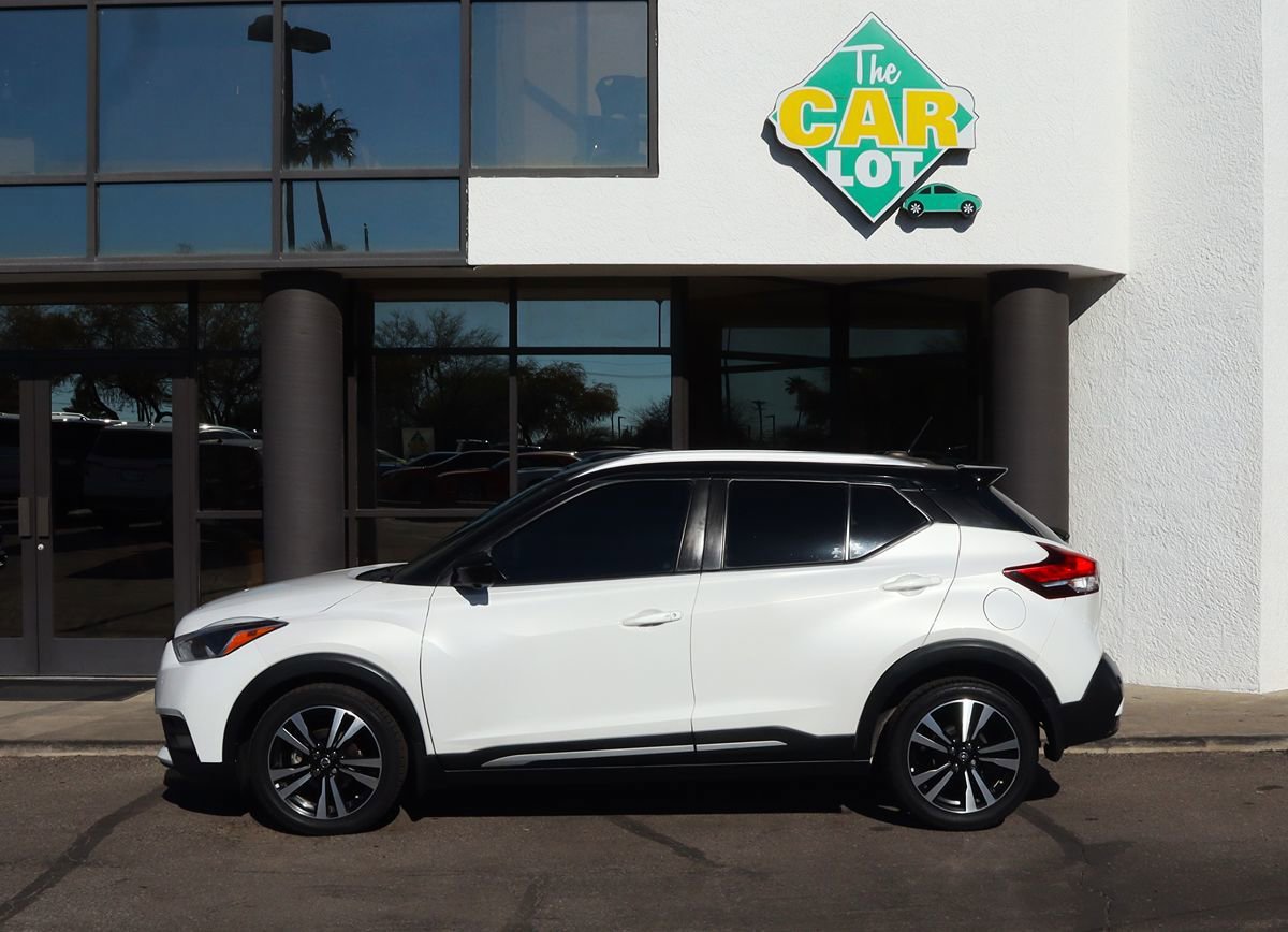 Used 2020 Nissan Kicks SR w/ SR Premium Package FWD image 8