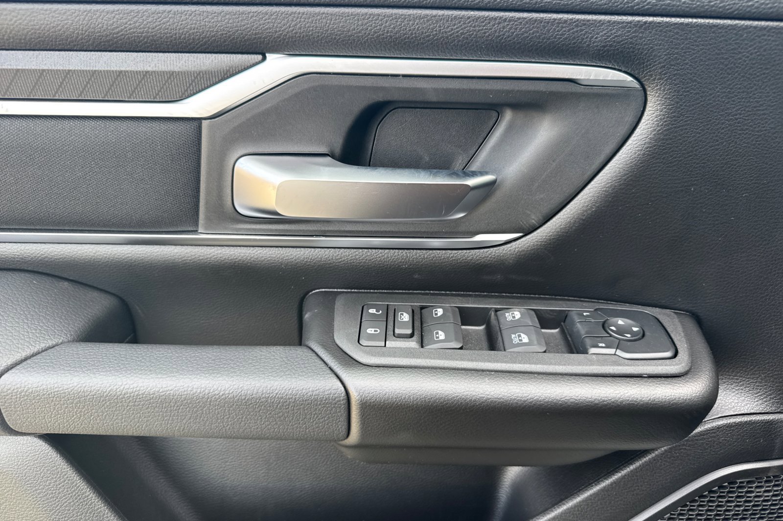 New 2026 RAM 1500 4x4 Crew Cab image 10