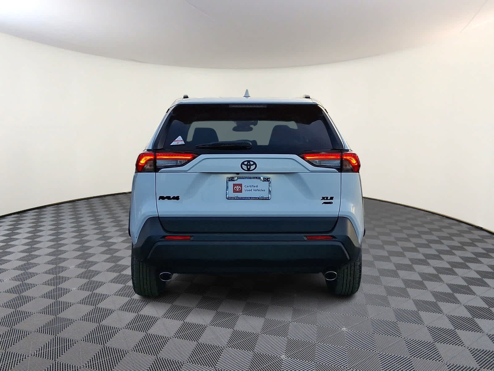 Used 2024 Toyota RAV4 XLE w/ Convenience Package AWD/4WD image 6