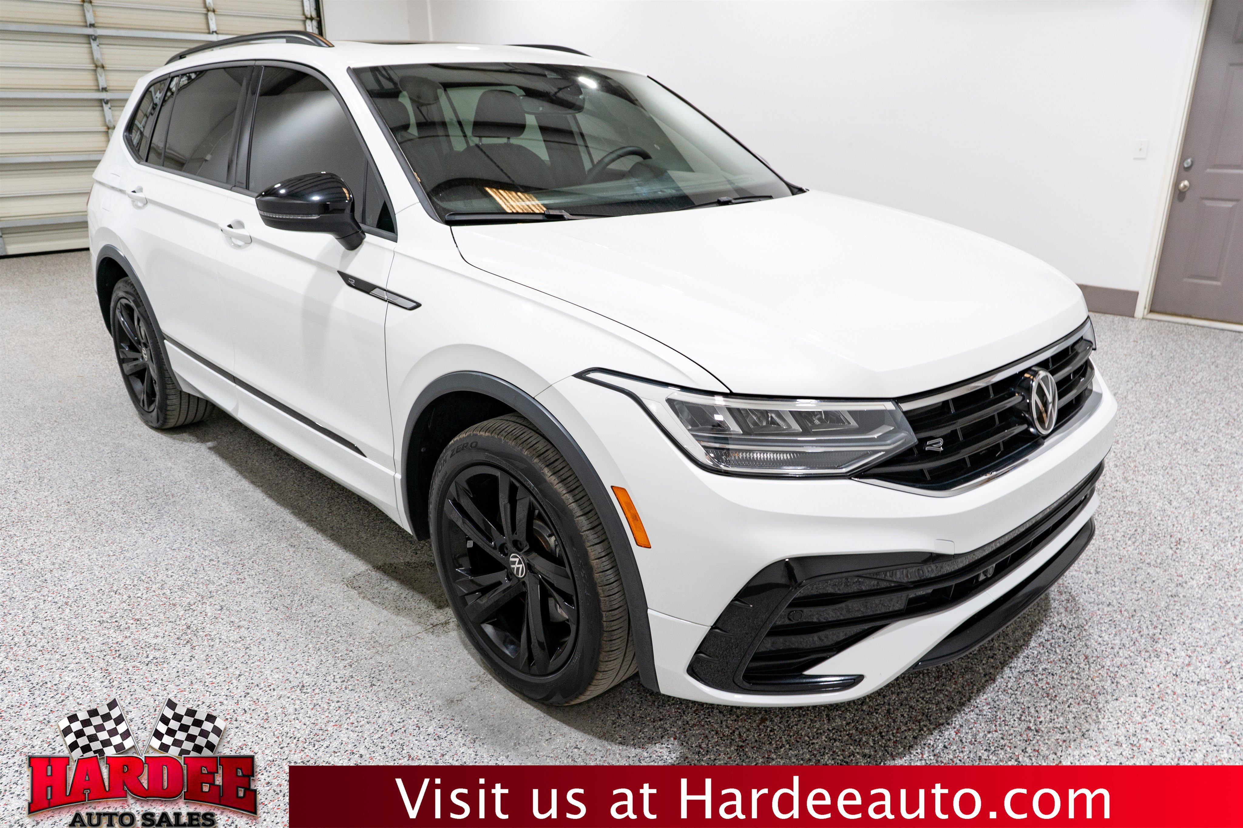 Used 2023 Volkswagen Tiguan SE R-Line image 6