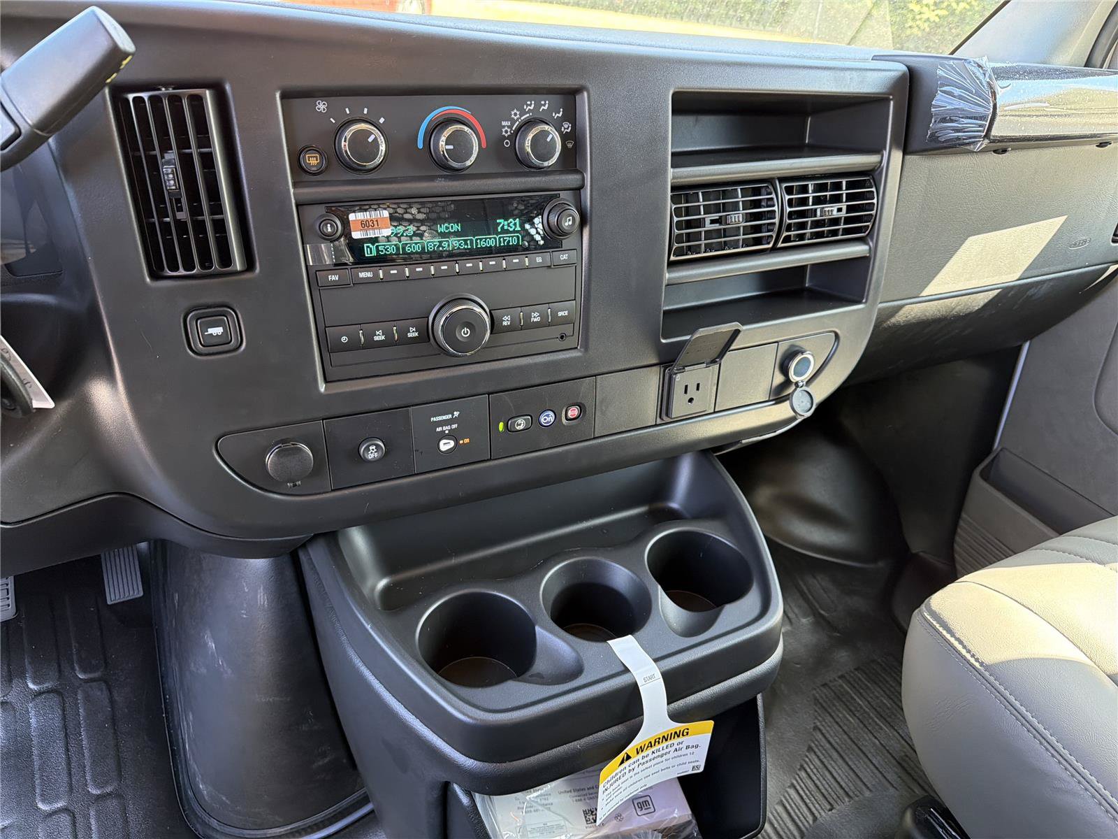 New 2025 GMC Savana 2500 w/ Driver Convenience Package RWD image 23