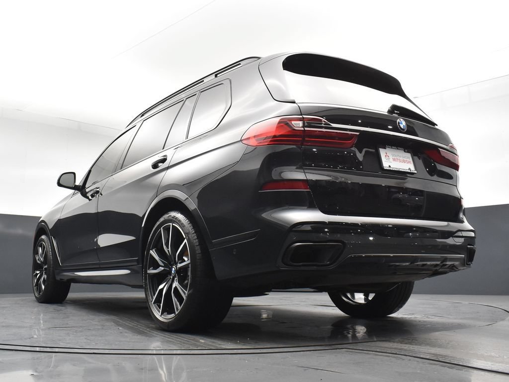 Used 2022 BMW X7 xDrive40i w/ M Sport Package AWD/4WD image 20