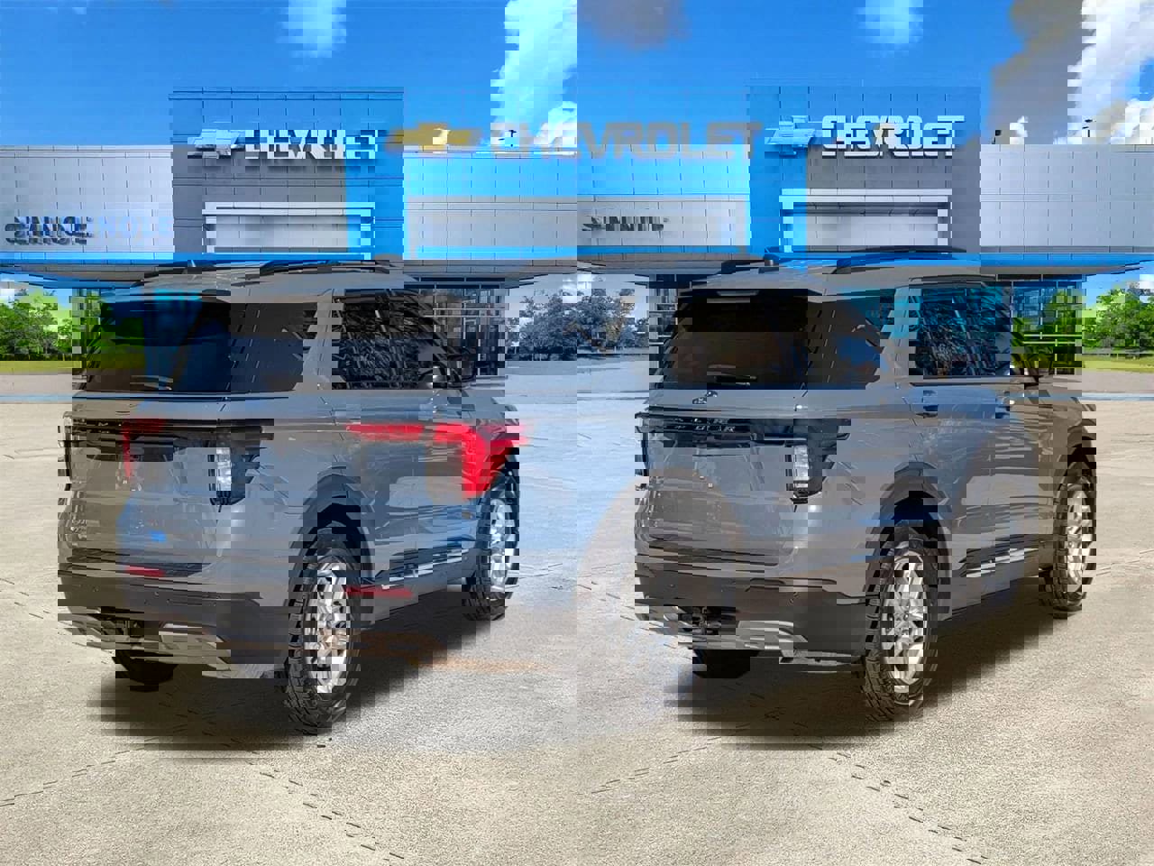 Used 2025 Ford Explorer Active w/ Active Comfort Package image 4